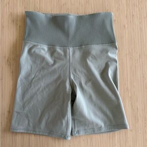 Vuori Biker Shorts